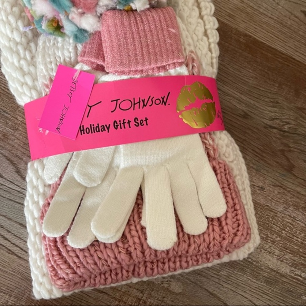 NWT Betsey Johnson Funshine 3-Piece Cold Weather Set - Picture 4 of 8